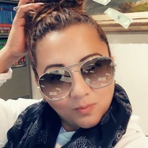 Meet your Posher, Julia